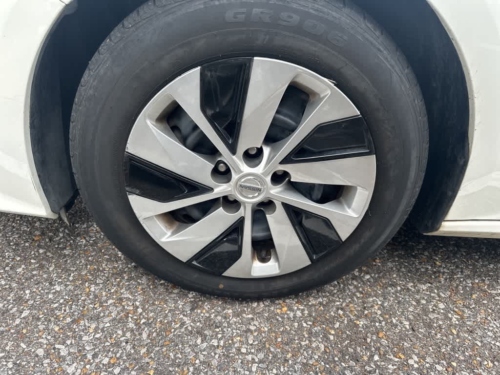 Thumbnail: 2020 Nissan Altima - 18