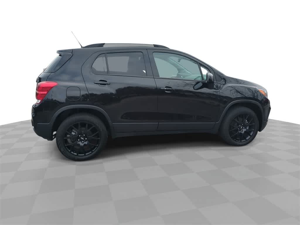 Thumbnail: 2022 Chevrolet Trax - 9