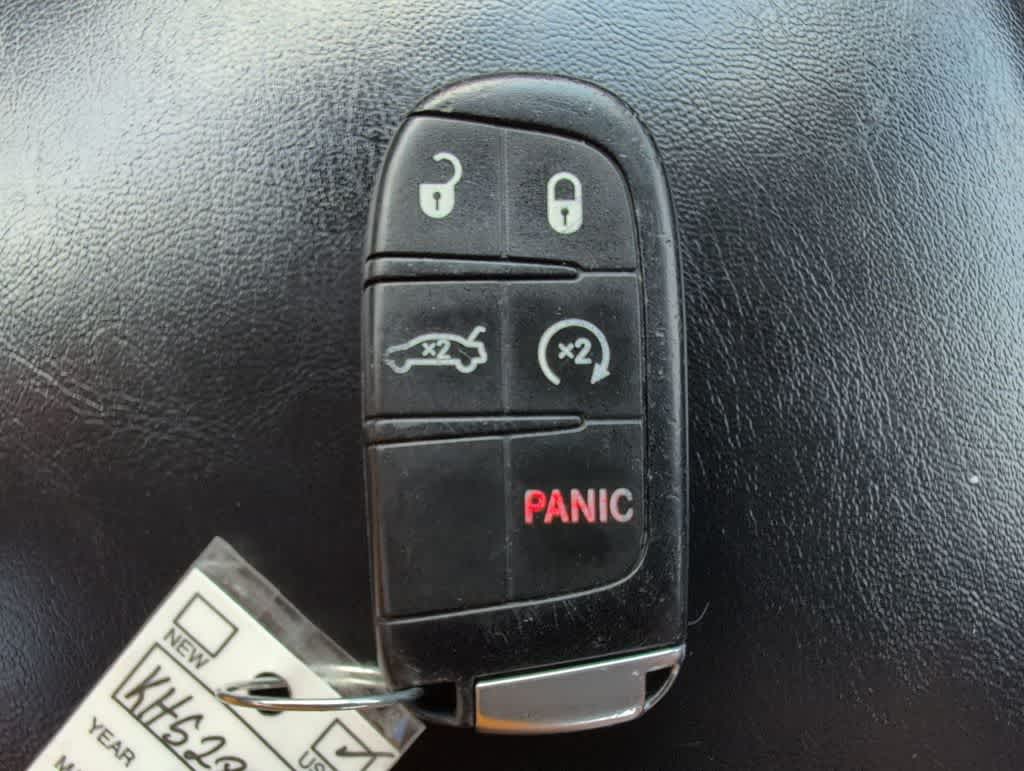 Thumbnail: 2019 Chrysler 300 - 35