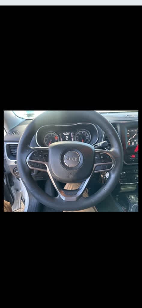 Thumbnail: 2021 Jeep Cherokee - 5