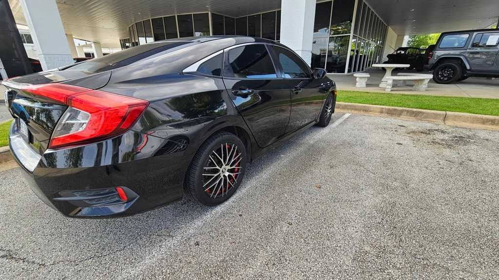 Thumbnail: 2016 Honda Civic - 8