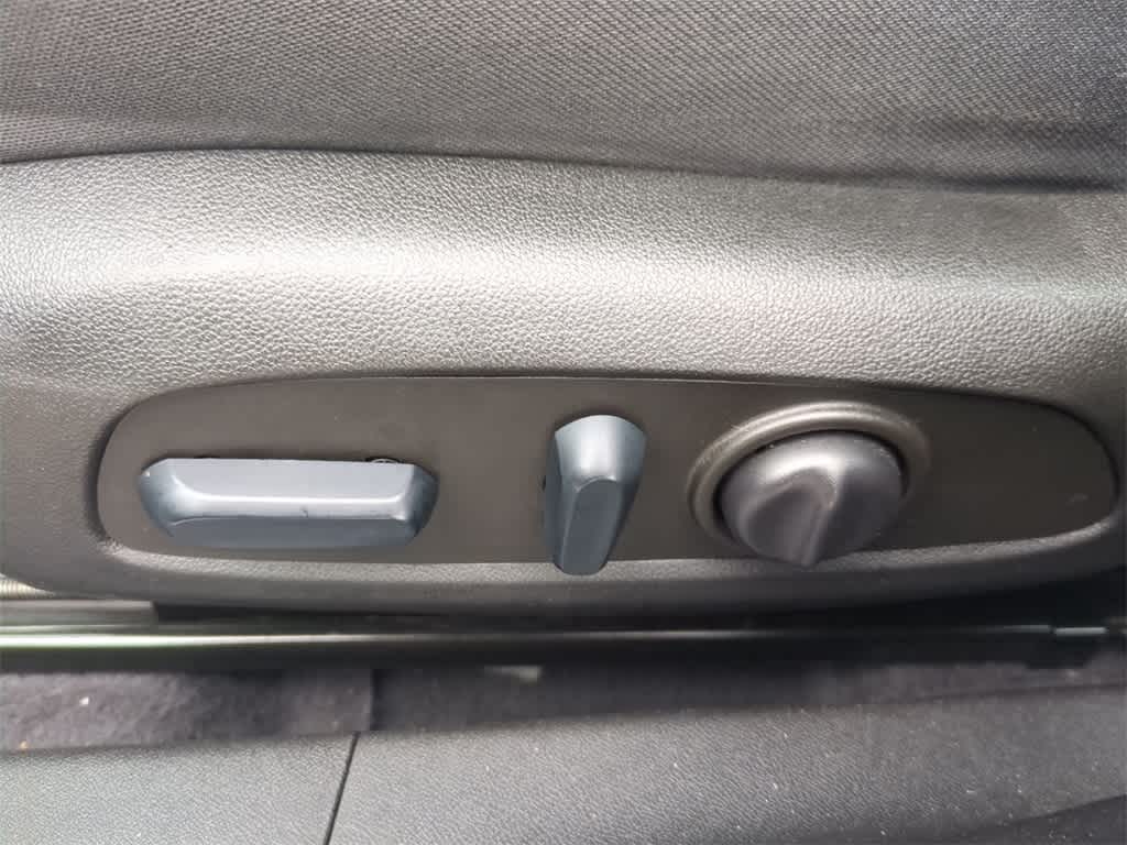 Thumbnail: 2022 Chevrolet Malibu - 17