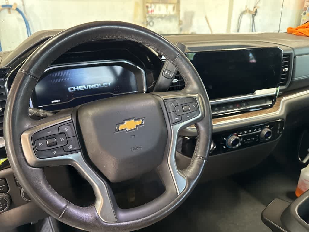 Thumbnail: 2022 Chevrolet Silverado 1500 - 3