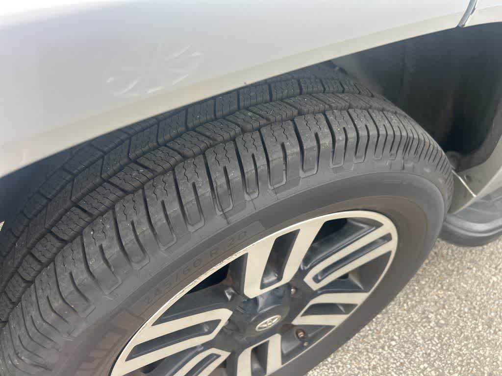 Thumbnail: 2015 Toyota 4Runner - 12