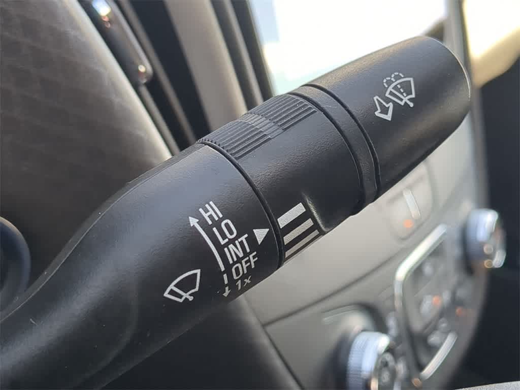 Thumbnail: 2023 Chevrolet Malibu - 25