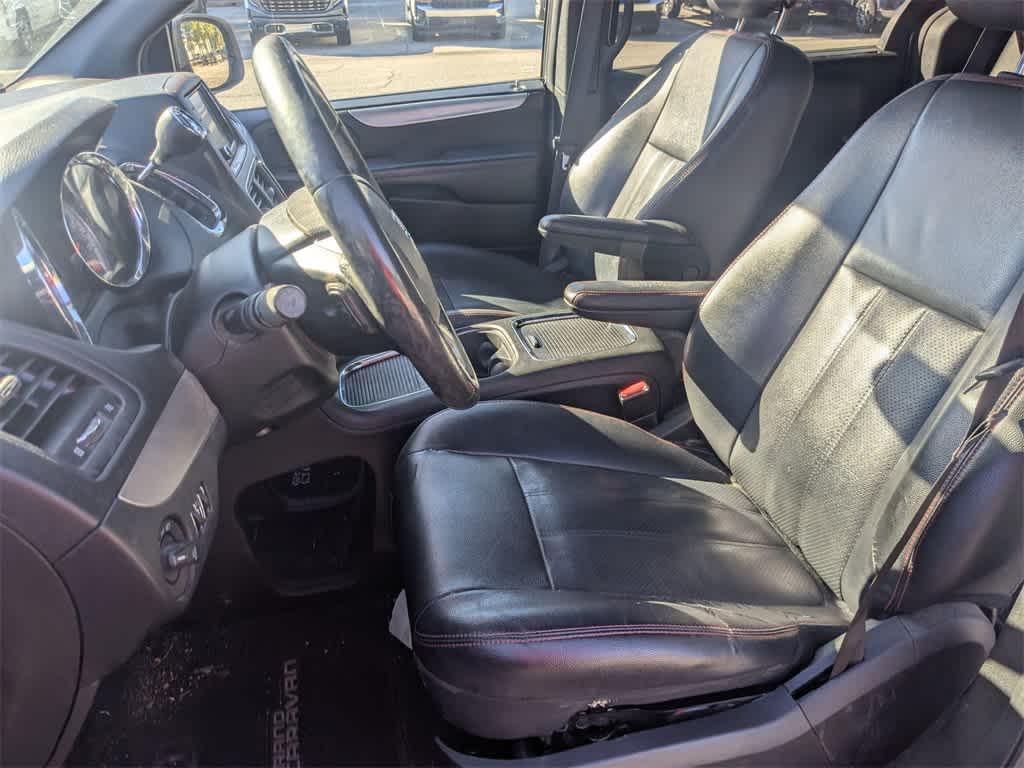Thumbnail: 2016 Dodge Grand Caravan - 16
