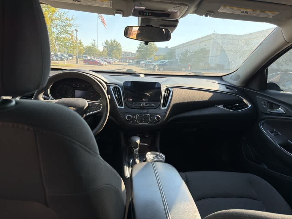 Thumbnail: 2021 Chevrolet Malibu - 11