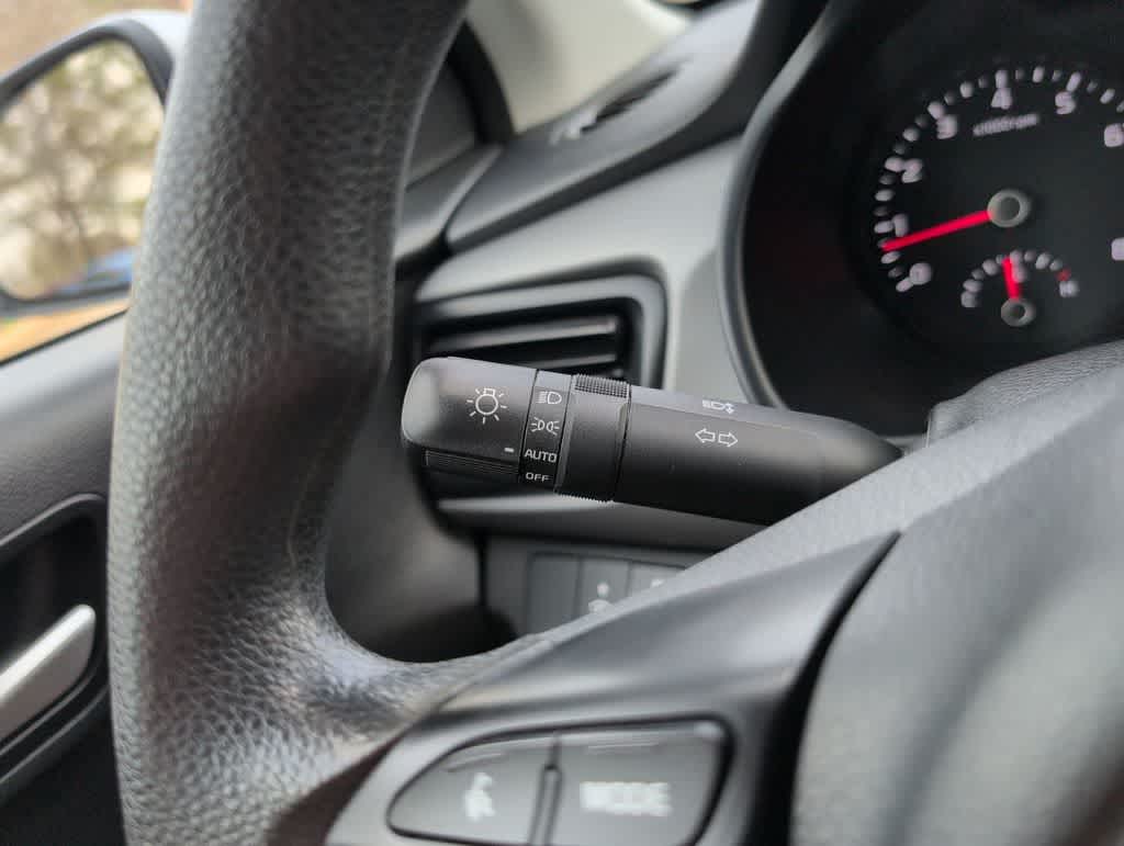 Thumbnail: 2023 Kia Rio - 26