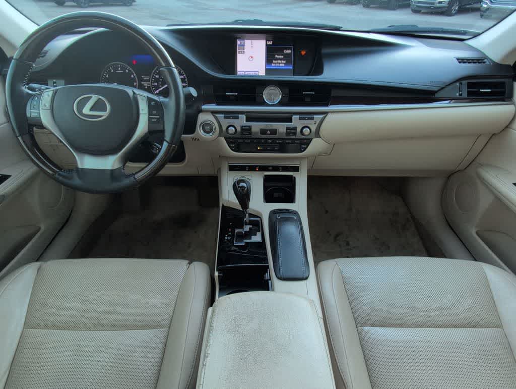 Thumbnail: 2013 Lexus ES - 16