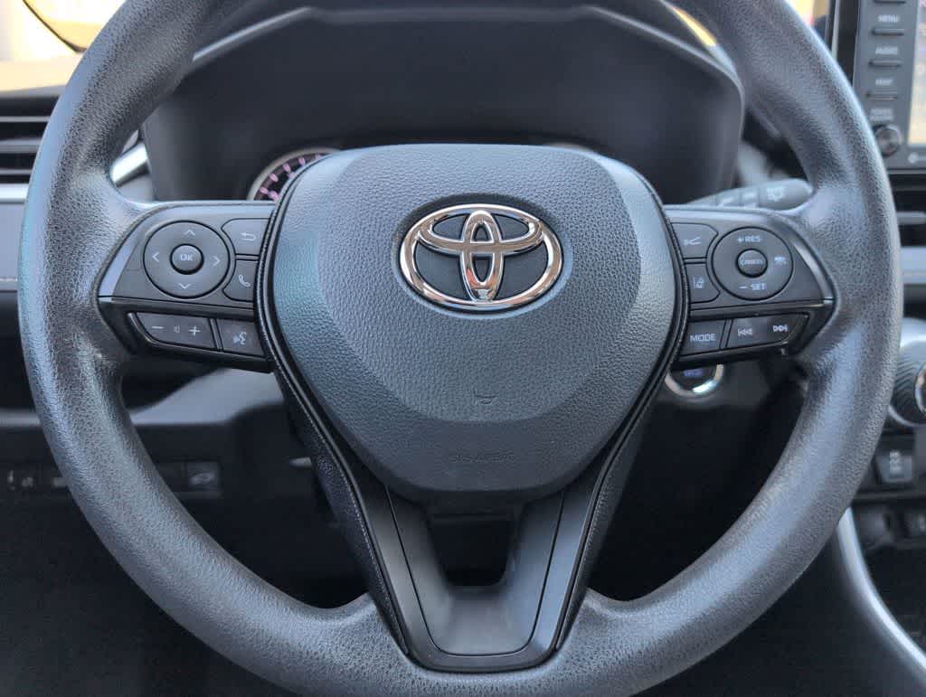 Thumbnail: 2021 Toyota RAV4 - 24