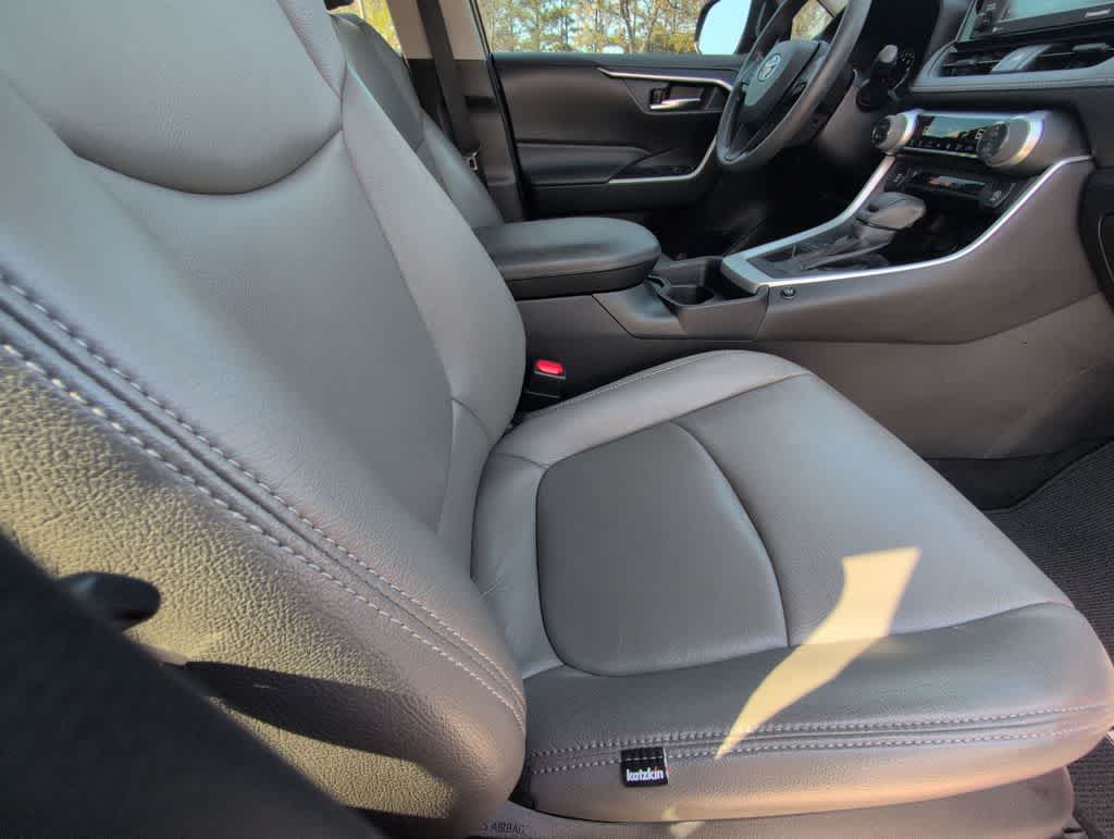 Thumbnail: 2021 Toyota RAV4 - 23