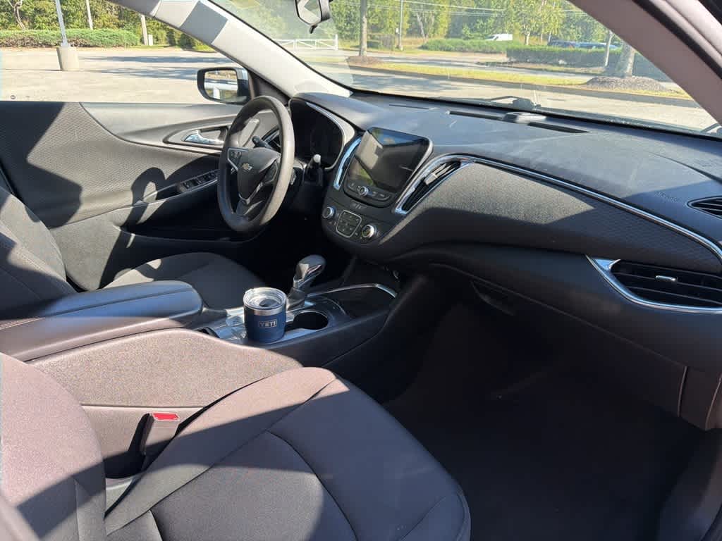 Thumbnail: 2021 Chevrolet Malibu - 16