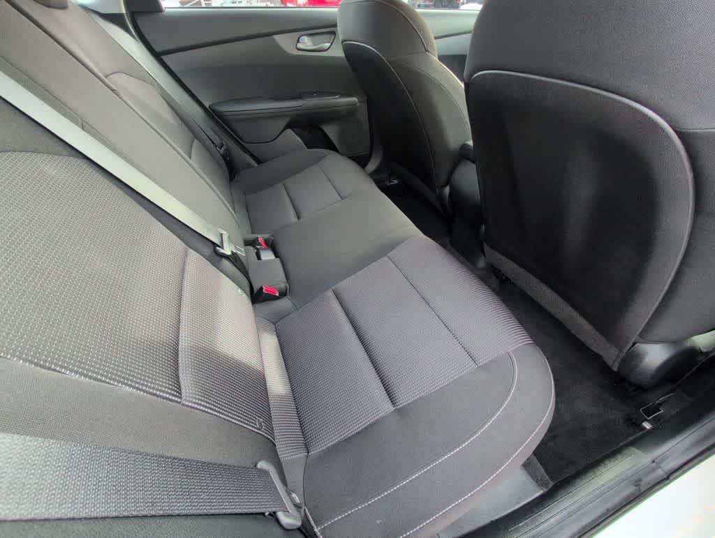 Thumbnail: 2021 Kia Forte - 21