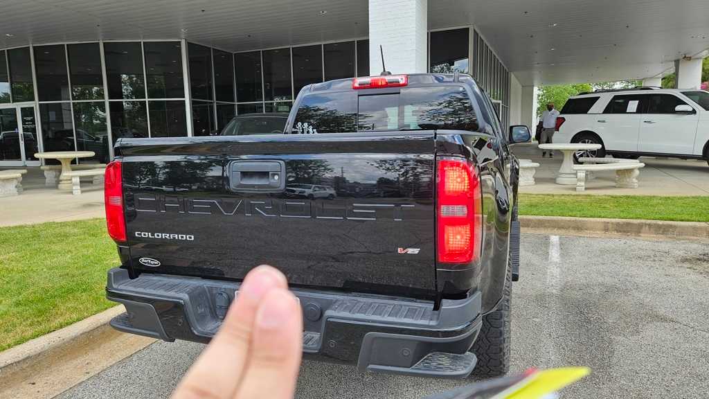 Thumbnail: 2022 Chevrolet Colorado - 5