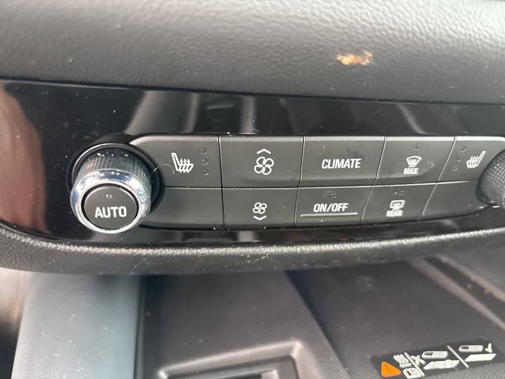 2024 Buick Enclave Essence 6
