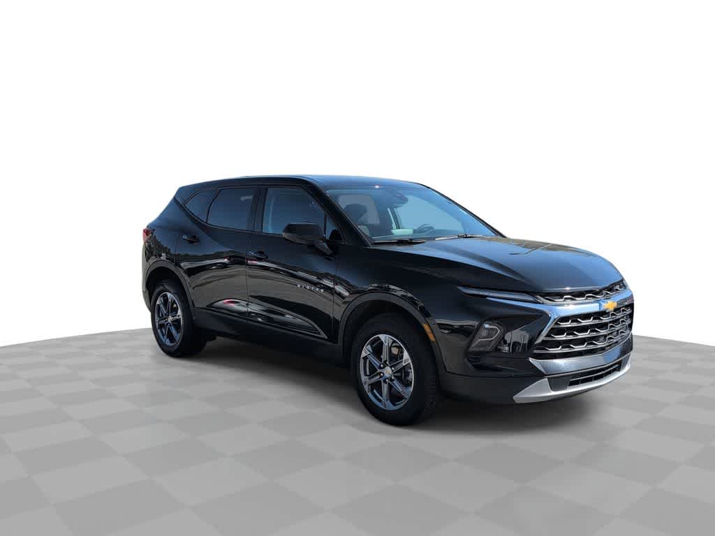 Thumbnail: 2023 Chevrolet Blazer - 2