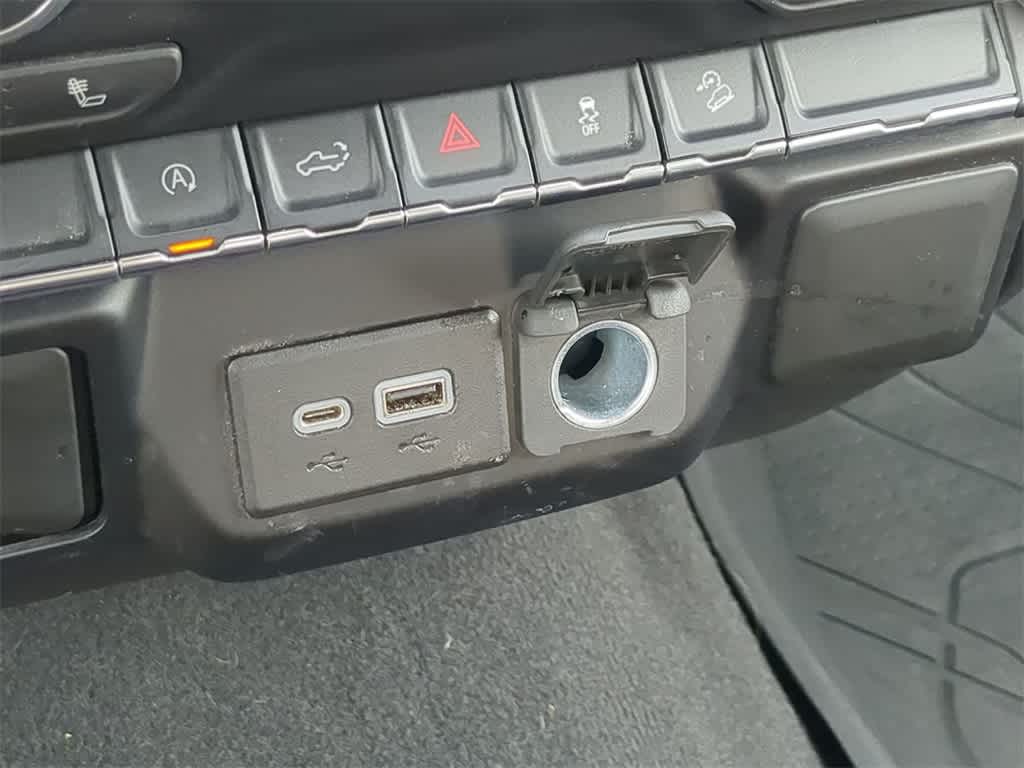 Thumbnail: 2020 Chevrolet Silverado 1500 - 28