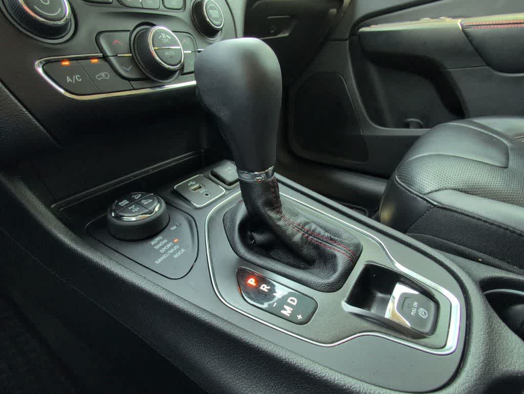 Thumbnail: 2019 Jeep Cherokee - 35