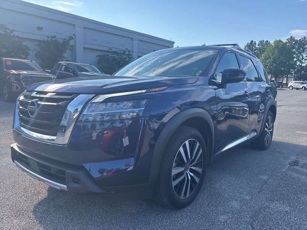 Thumbnail: 2023 Nissan Pathfinder - 9