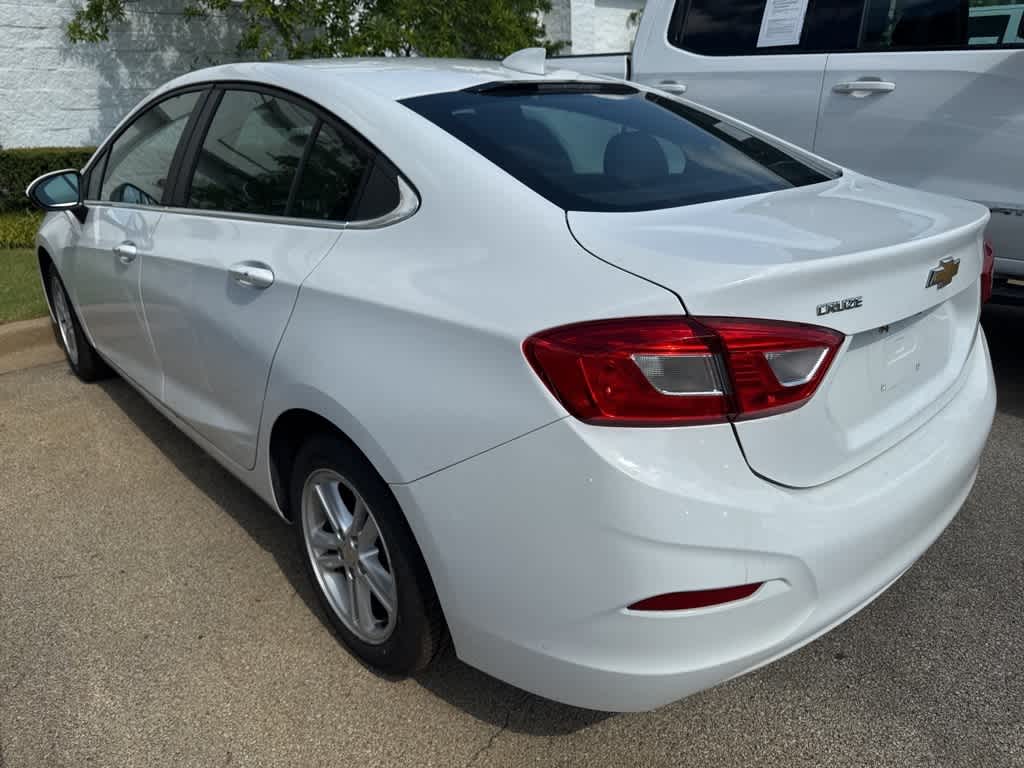 Thumbnail: 2018 Chevrolet Cruze - 6
