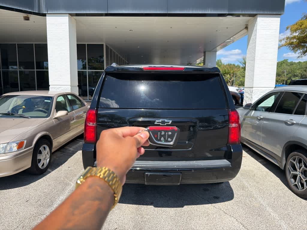 Thumbnail: 2017 Chevrolet Tahoe - 5