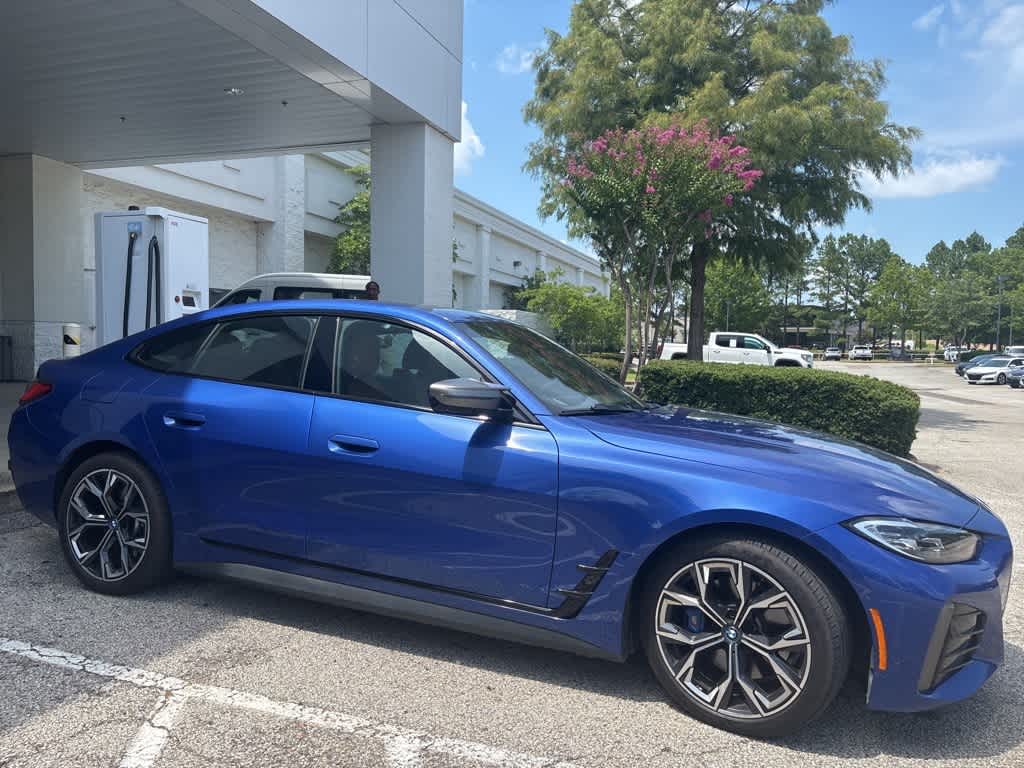 Thumbnail: 2022 BMW i4 - 11
