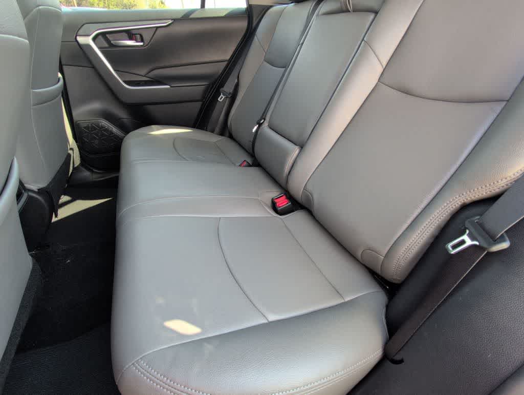 Thumbnail: 2021 Toyota RAV4 - 21