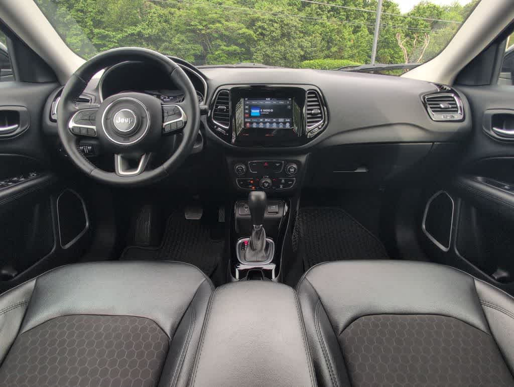 Thumbnail: 2020 Jeep Compass - 16