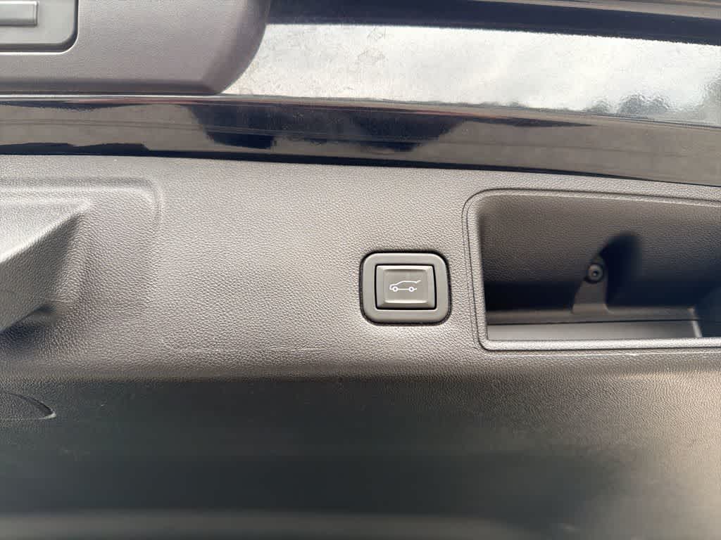 Thumbnail: 2021 GMC Terrain - 17