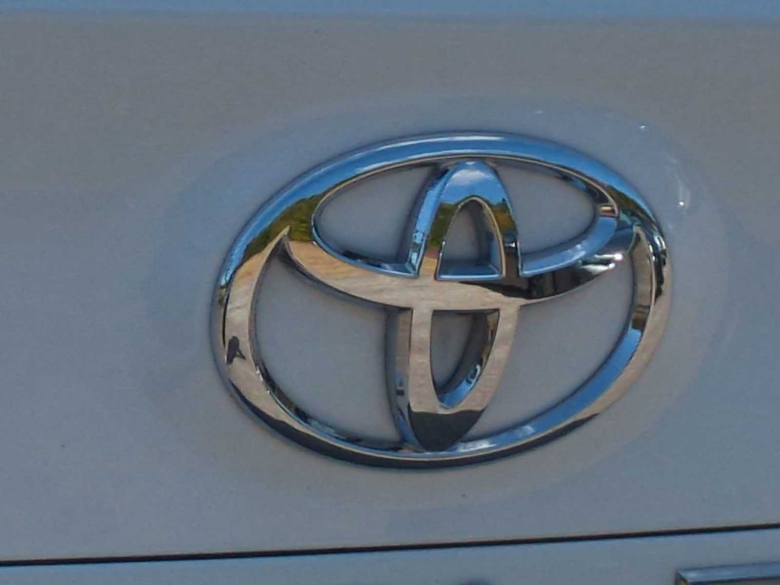 2022 Toyota Camry LE 11