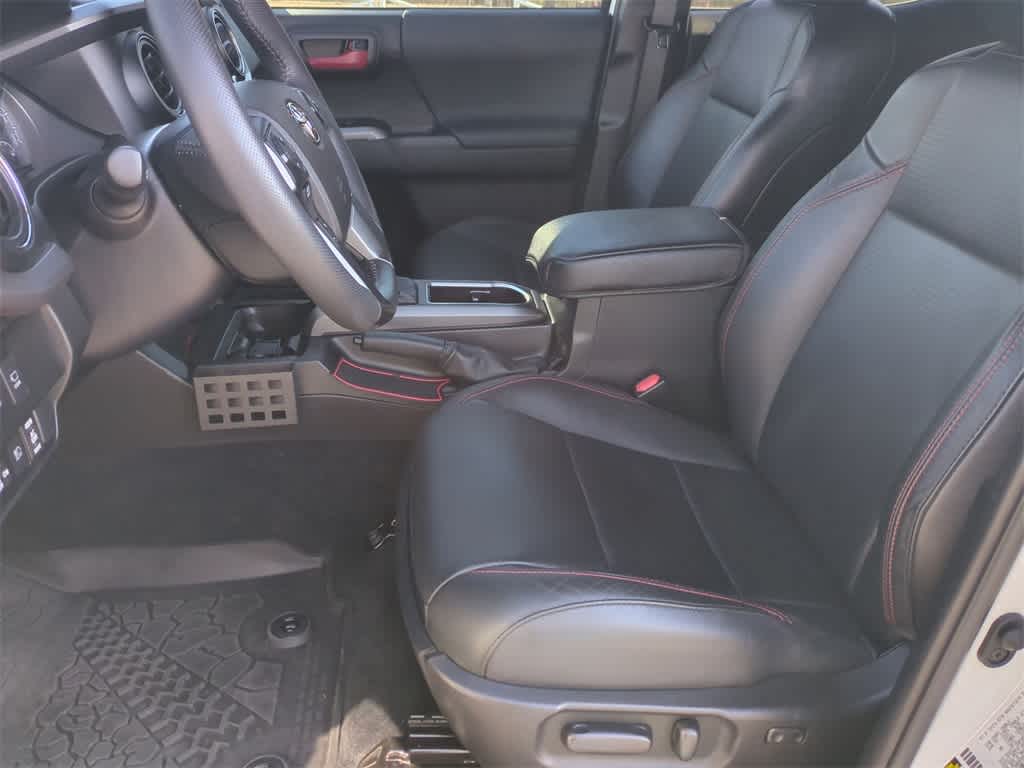 Thumbnail: 2022 Toyota Tacoma - 17