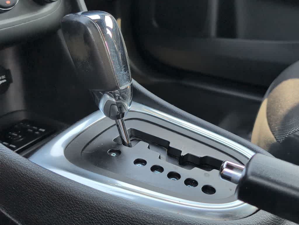 Thumbnail: 2012 Dodge Avenger - 31