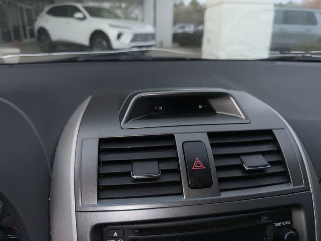 Thumbnail: 2013 Toyota Corolla - 14