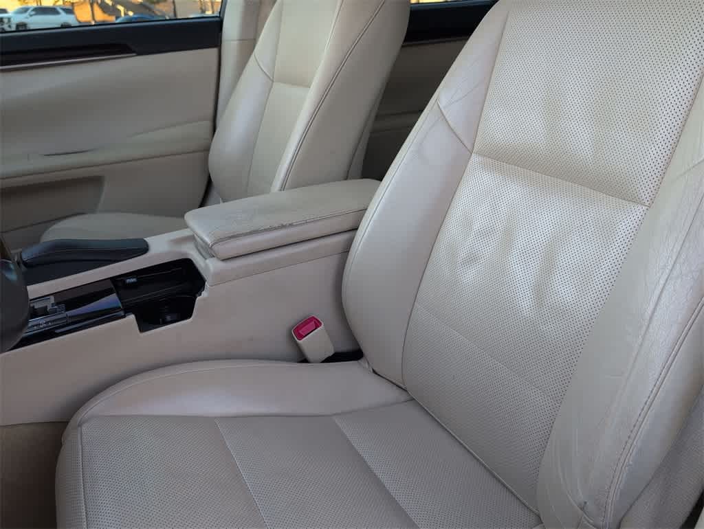 Thumbnail: 2013 Lexus ES - 17