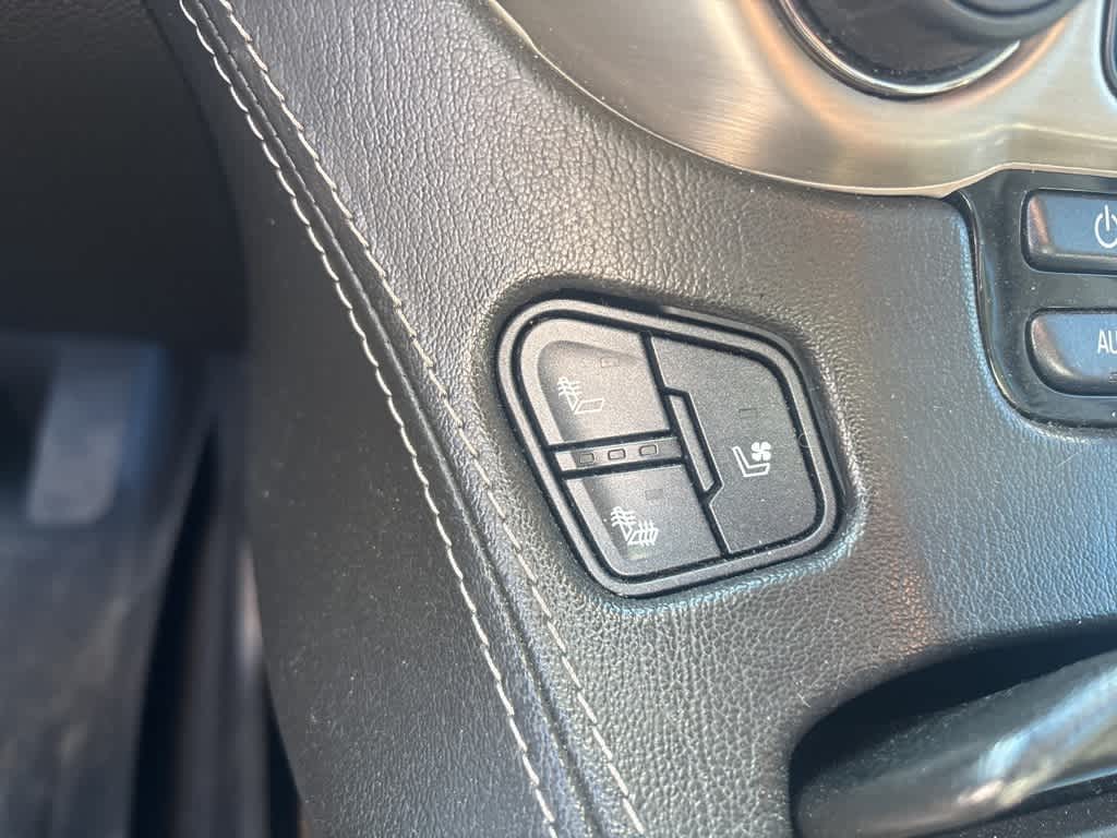 Thumbnail: 2019 GMC Yukon - 14