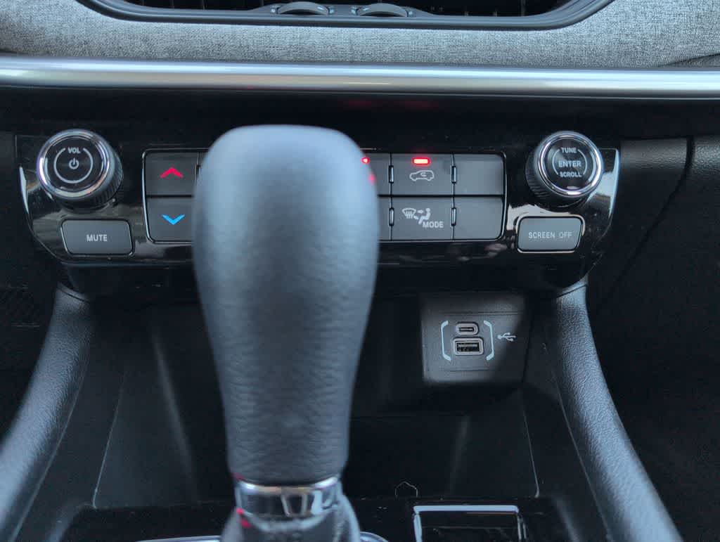 Thumbnail: 2023 Jeep Compass - 30