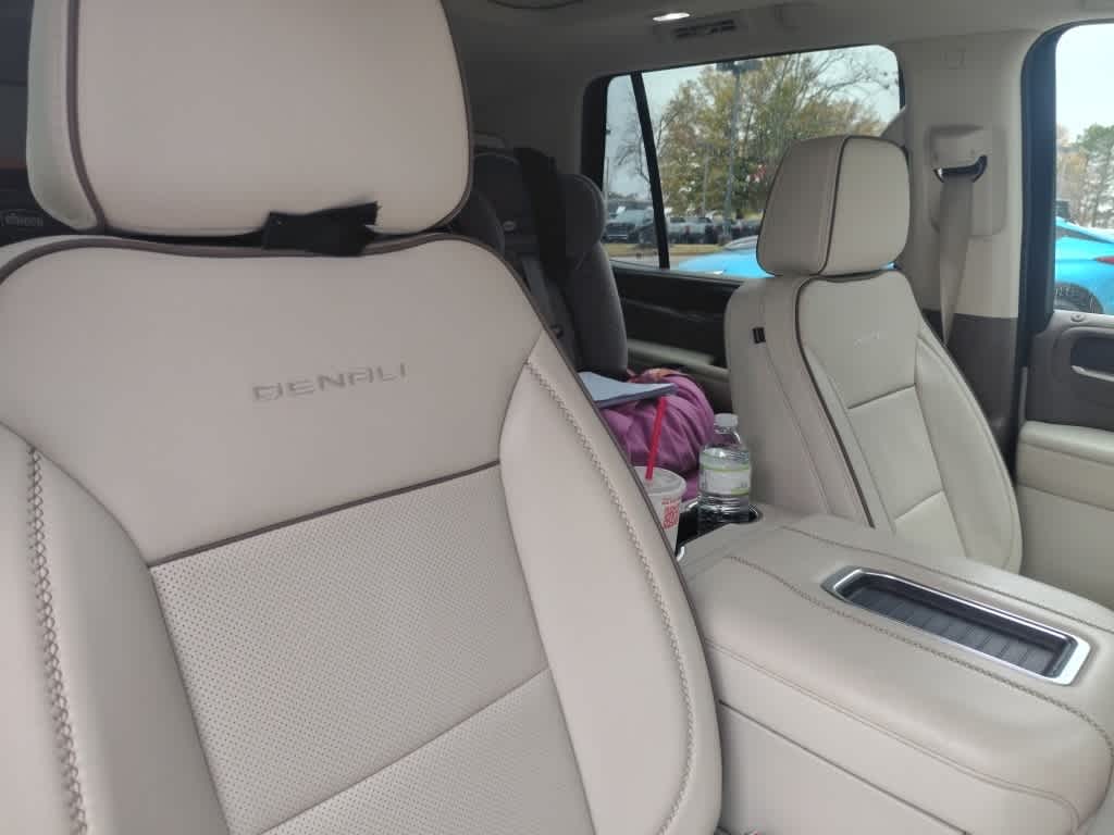 Thumbnail: 2022 GMC Yukon - 16