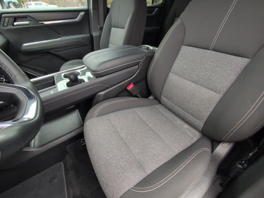 Thumbnail: 2025 GMC Acadia - 16