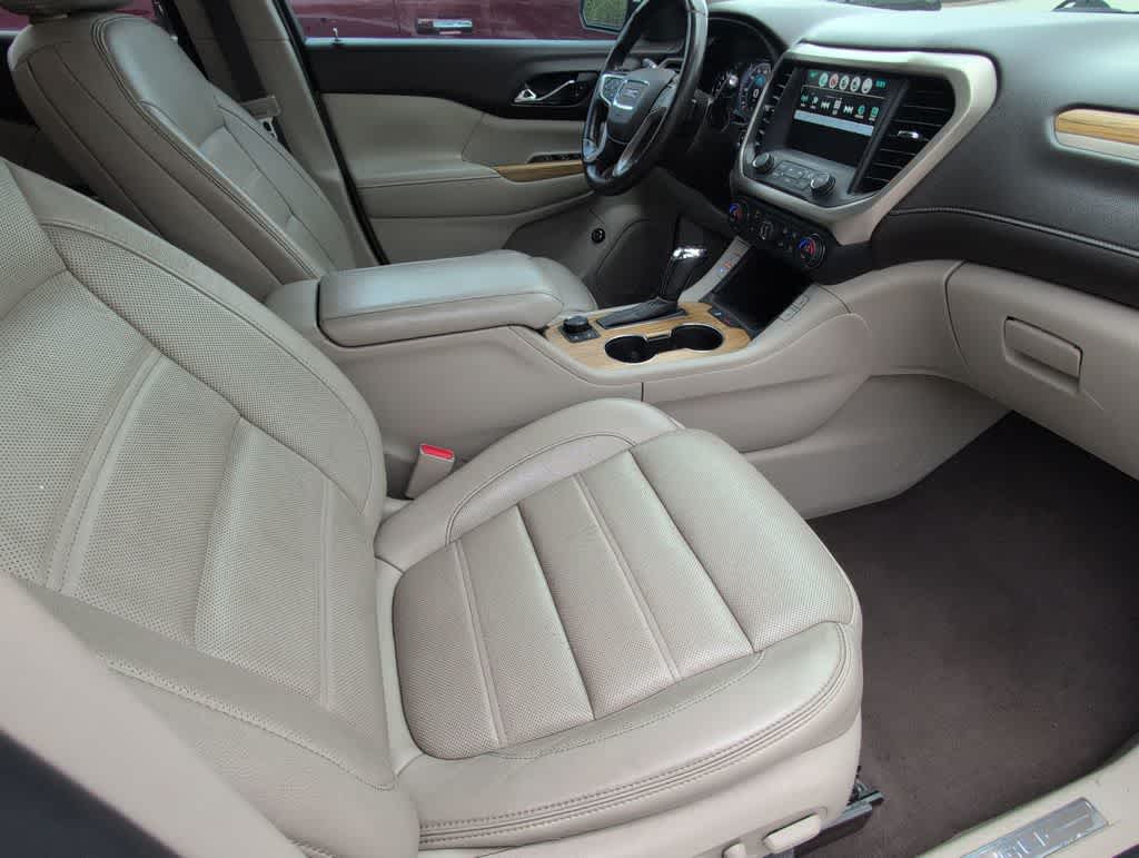 Thumbnail: 2017 GMC Acadia - 23