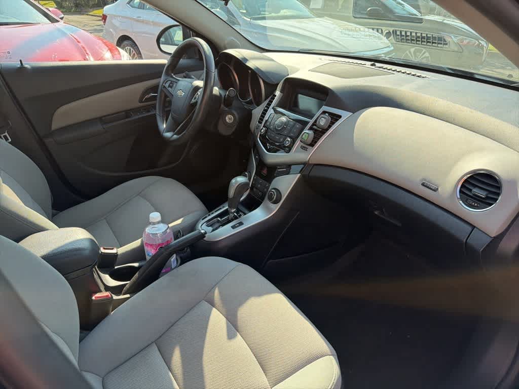Thumbnail: 2016 Chevrolet Cruze - 11