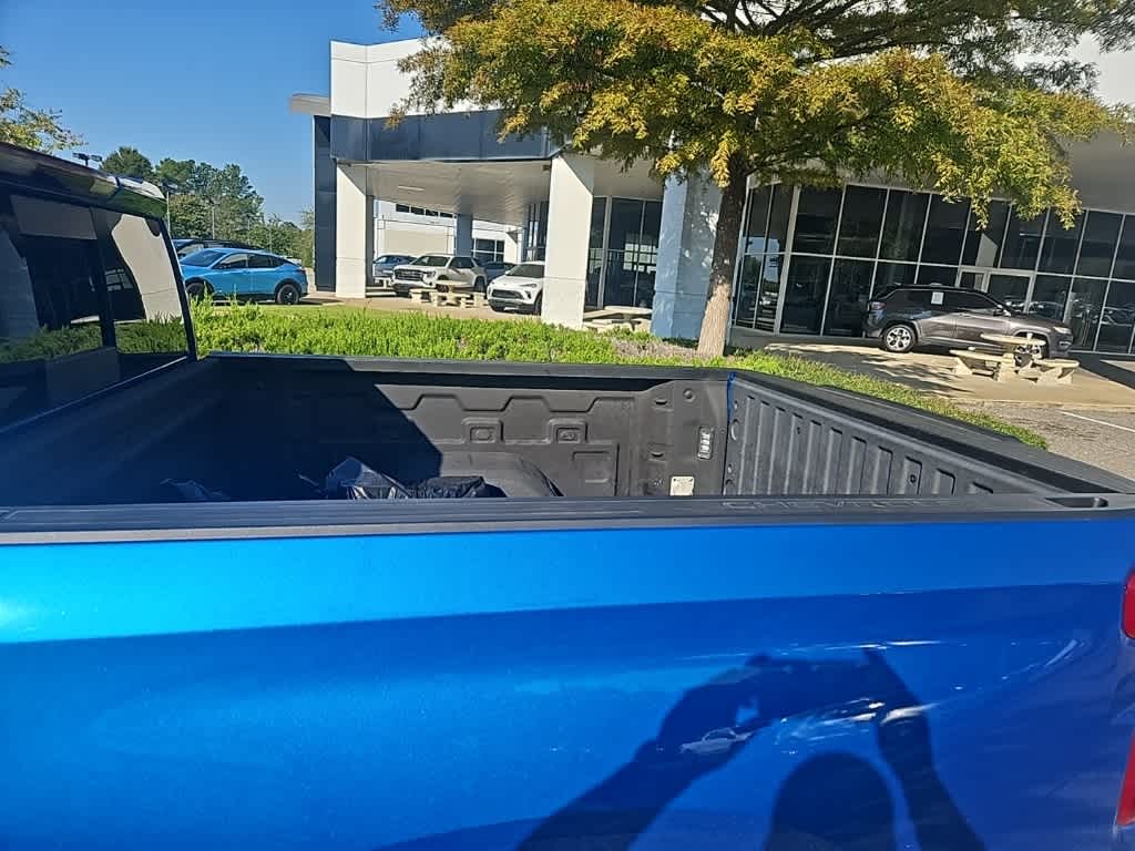 Thumbnail: 2022 Chevrolet Silverado 1500 - 6