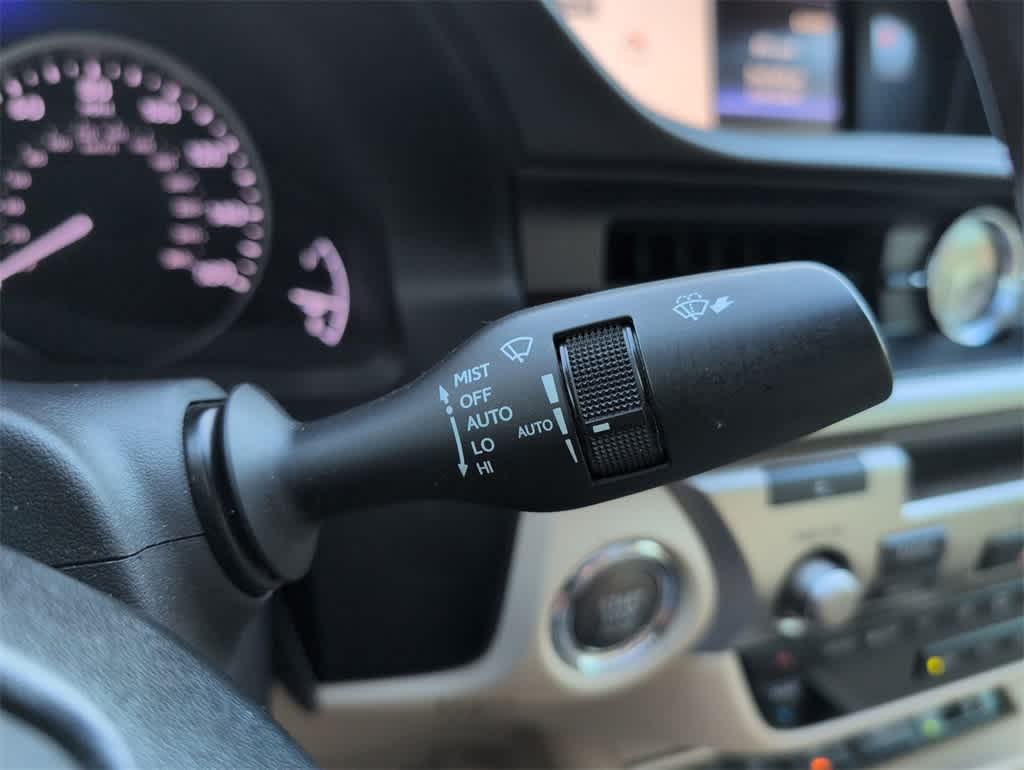 Thumbnail: 2013 Lexus ES - 28