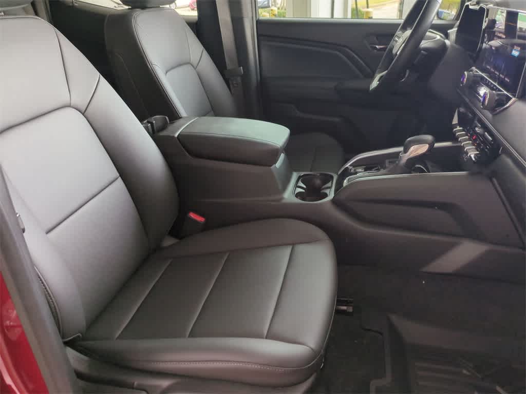 Thumbnail: 2024 Chevrolet Colorado - 22