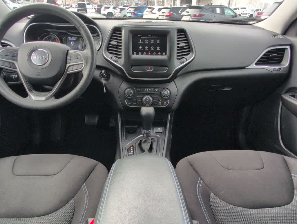 Thumbnail: 2019 Jeep Cherokee - 16