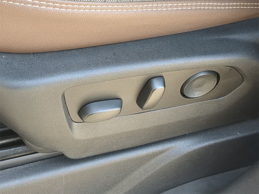 Thumbnail: 2021 Chevrolet Tahoe - 16