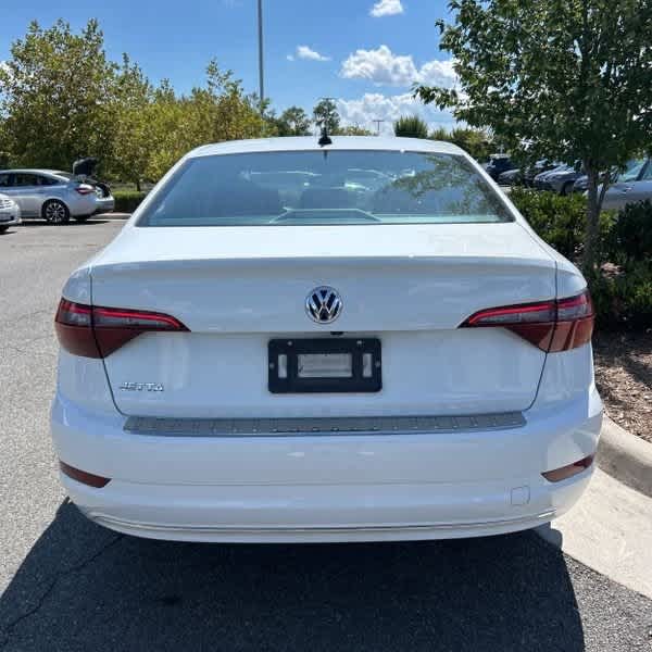 Thumbnail: 2021 Volkswagen Jetta - 4