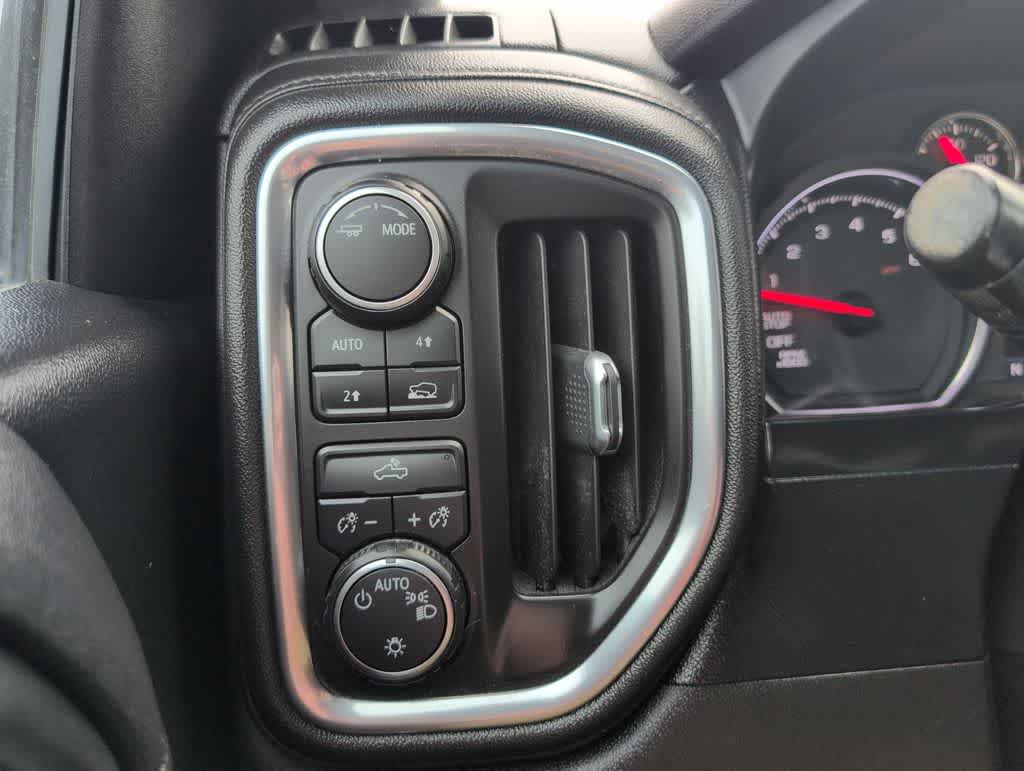 Thumbnail: 2020 Chevrolet Silverado 1500 - 26