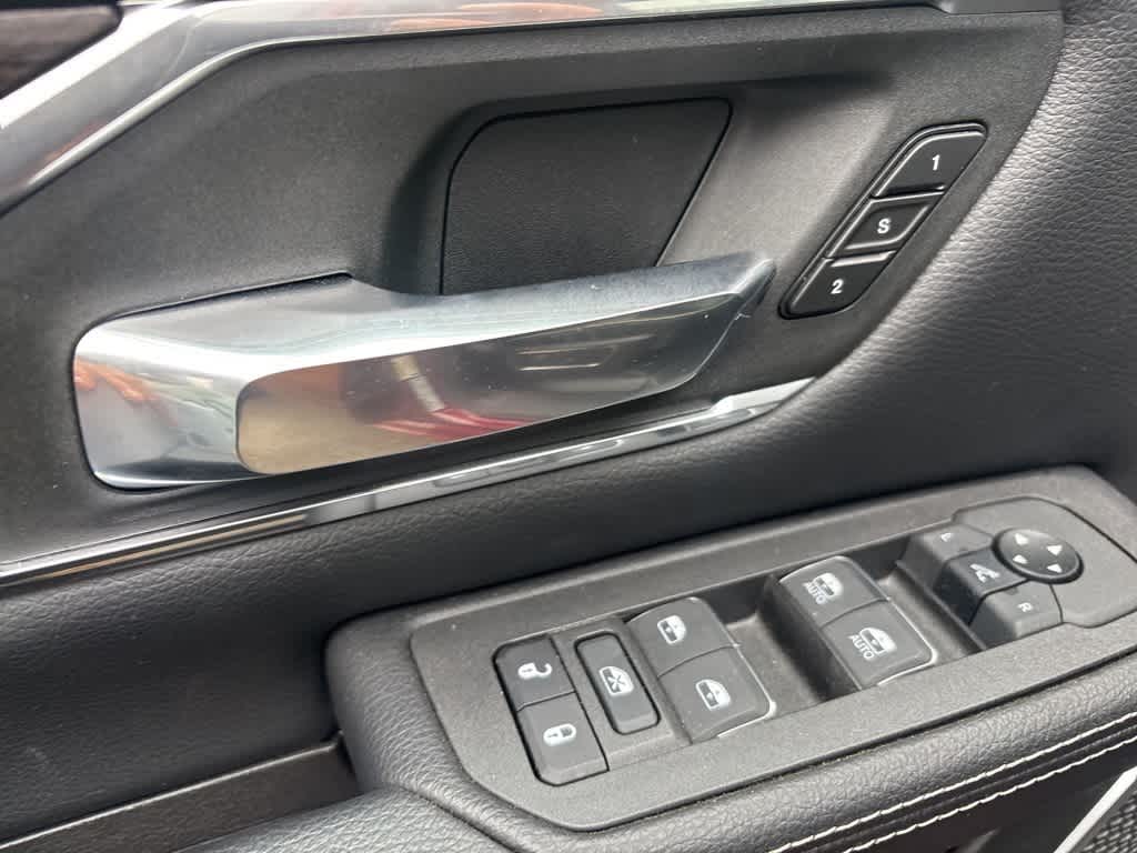 Thumbnail: 2025 RAM 1500 - 9