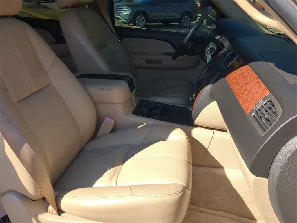 Thumbnail: 2007 Chevrolet Tahoe - 22