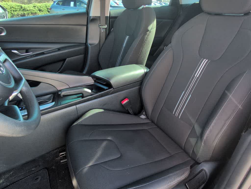 Thumbnail: 2022 Hyundai Elantra - 16